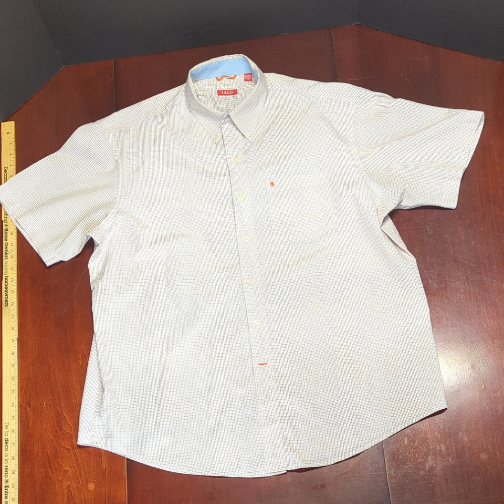 Izod Men's Plaid Sort Sleeve Button Down Shirt - White, Blue And Orange. - Picture 3 of 10
